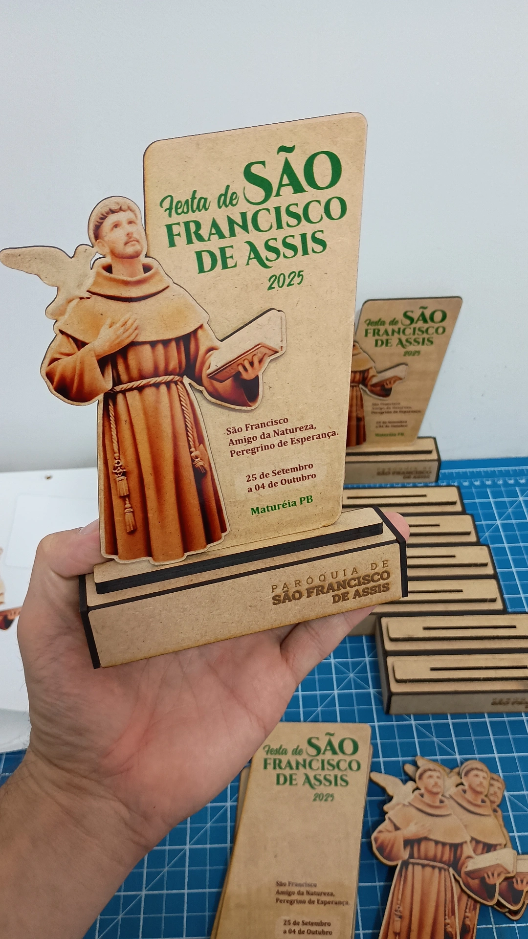 Troféu em MDF
